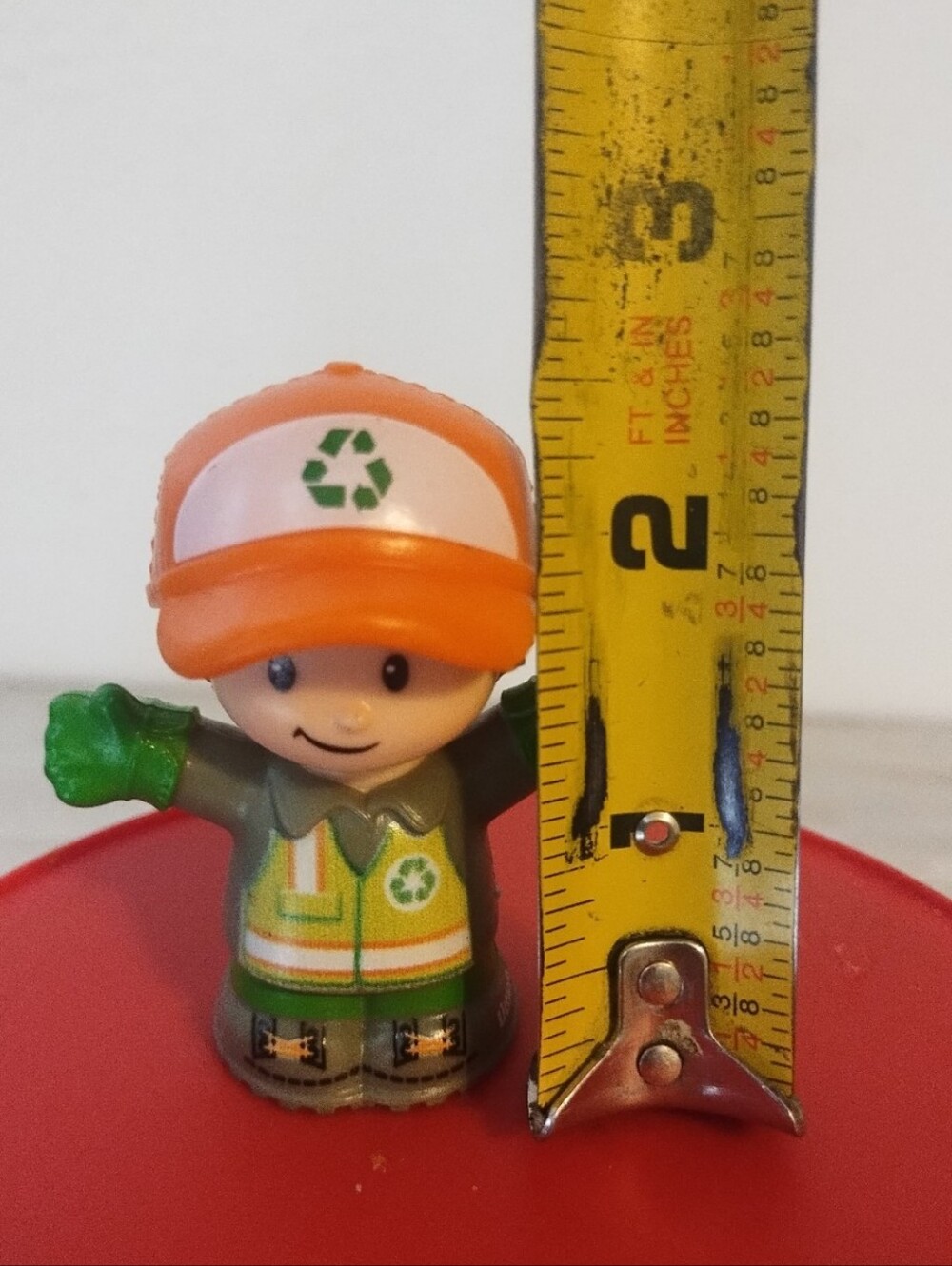 Fisher Price Little People Trash Man Recycling Worker Man Garbage Truck - Picture 8 of 8